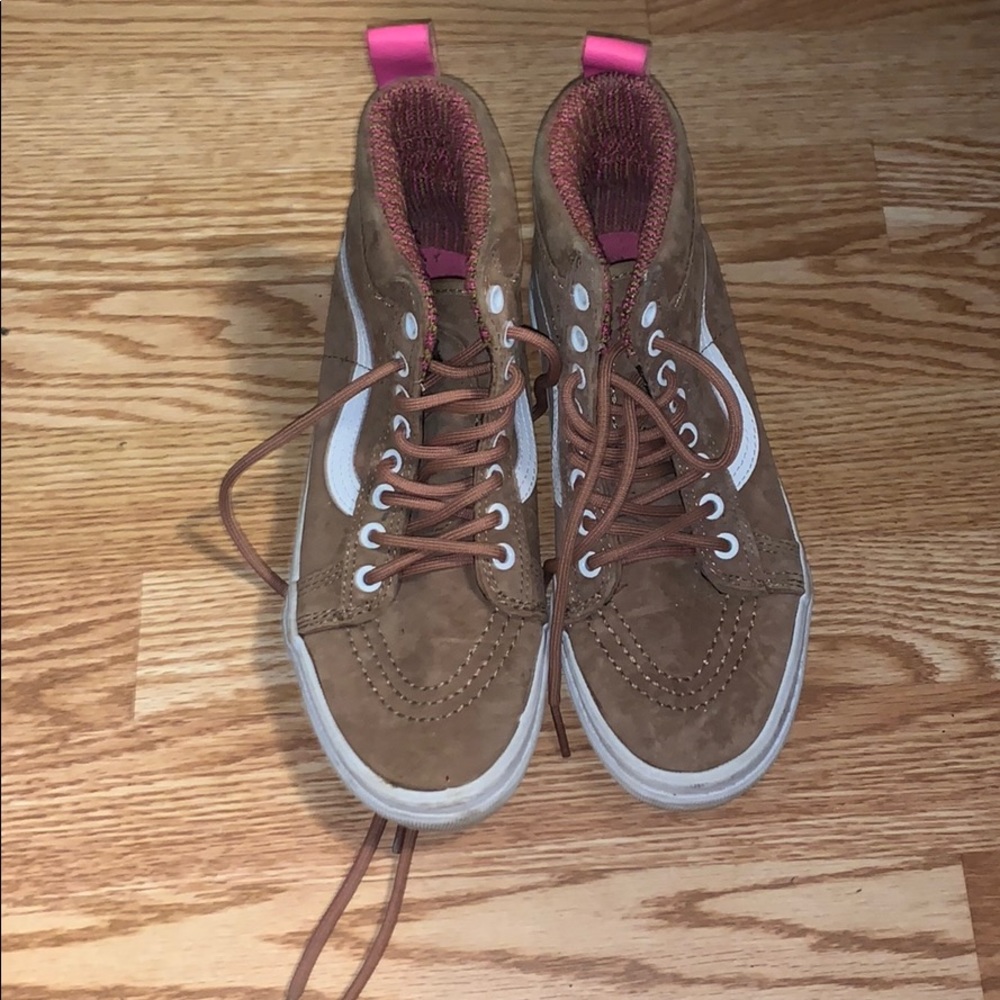 Shoes - Picture 2 of 3